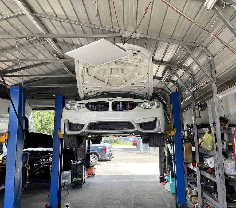 EMG Auto Repair & Oil Change, photo 2