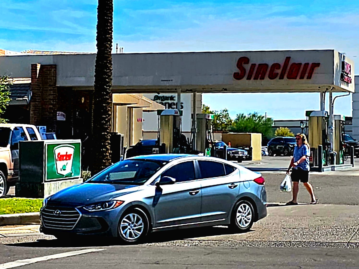 Bridwell's Full Serve Sinclair Gas Station