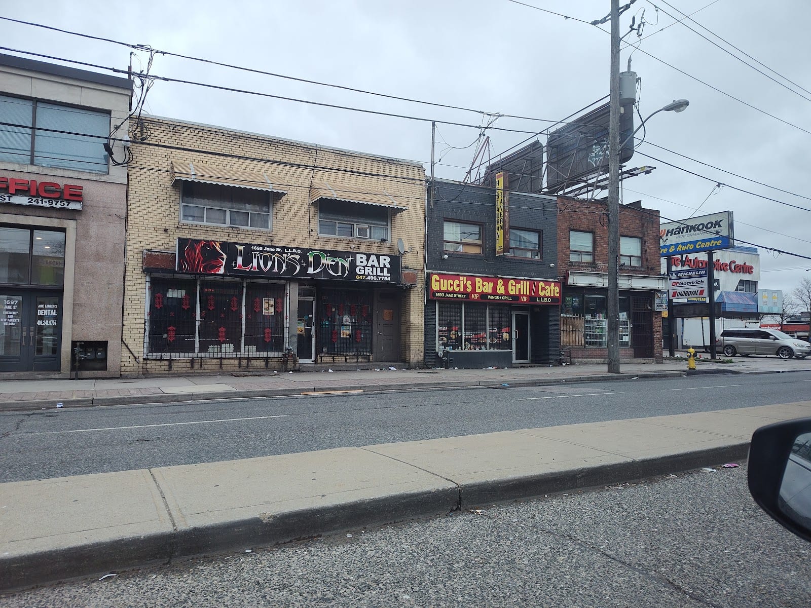 Gucci's Bar & Grill, photo 3