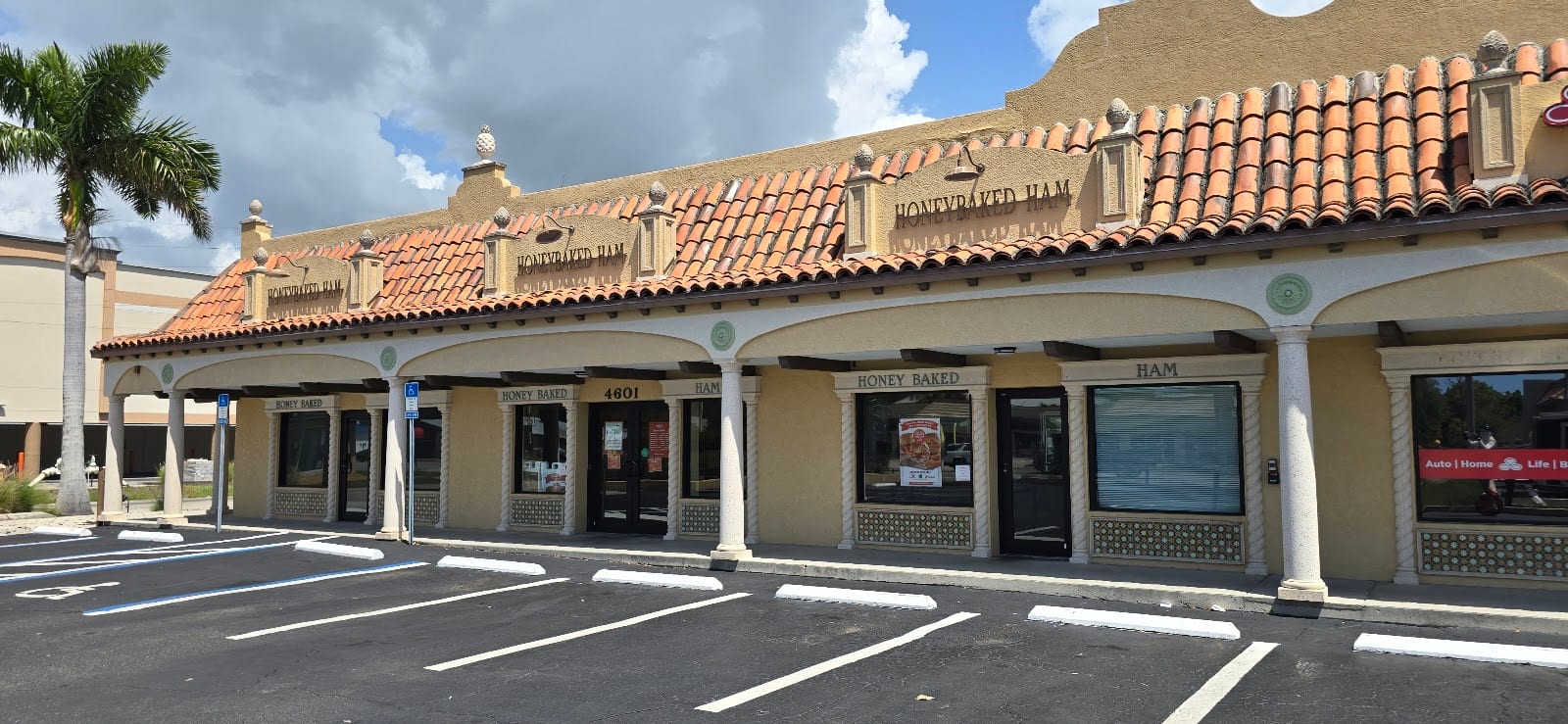 The Honey Baked Ham Company, photo 4