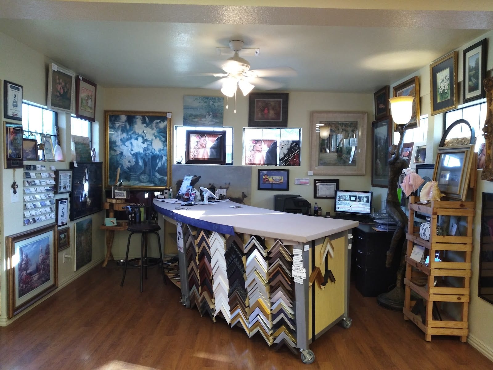 CadillaC Art & Frame, photo 2