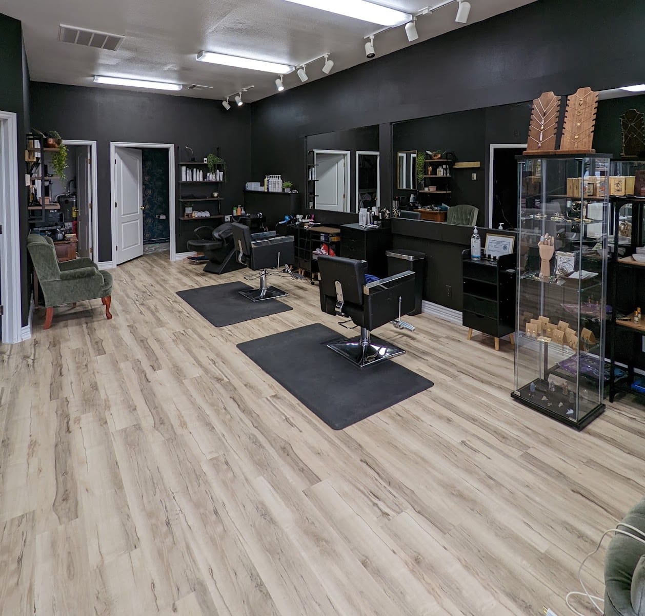 Prism Salon, photo 4