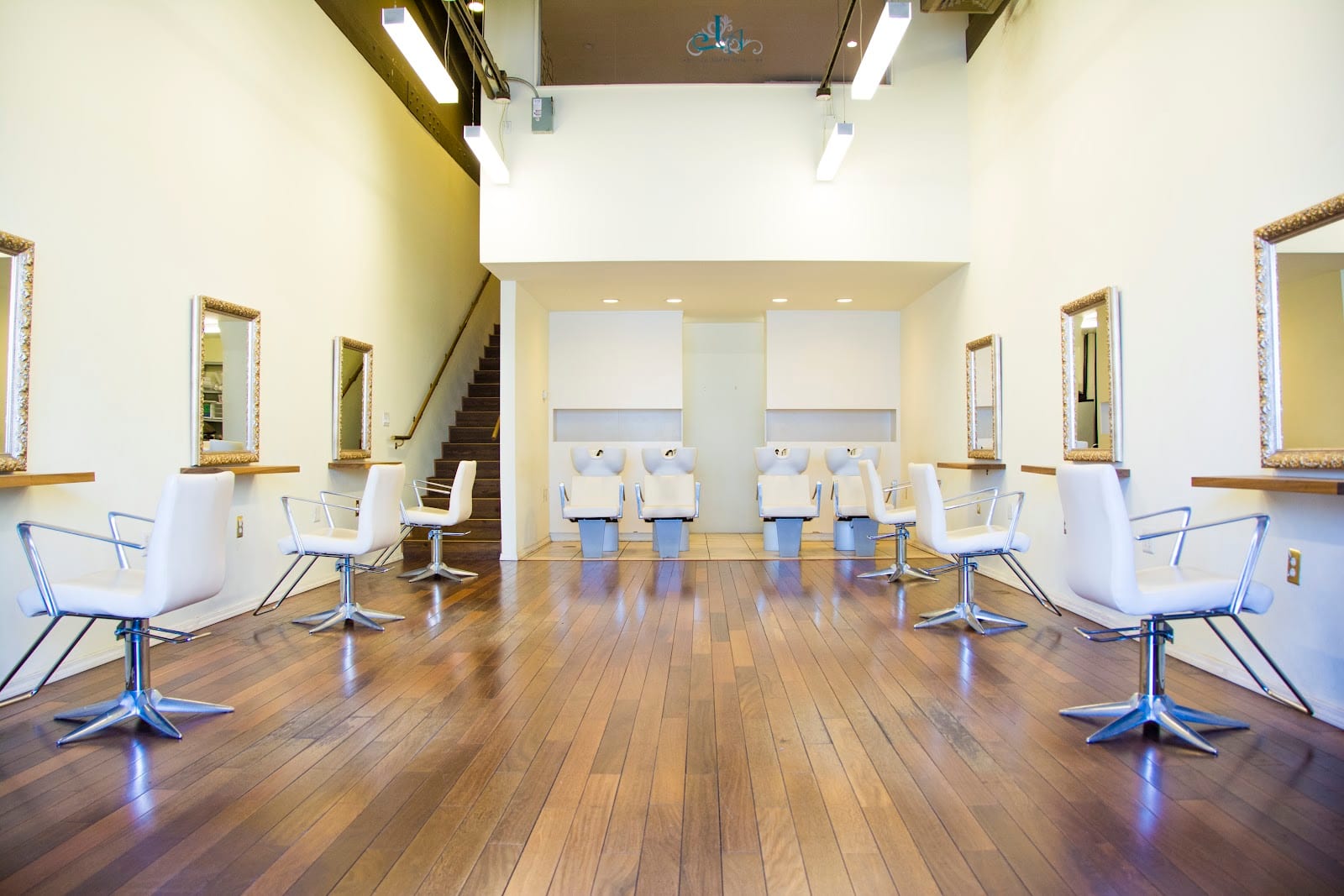 M-IRROR Salon