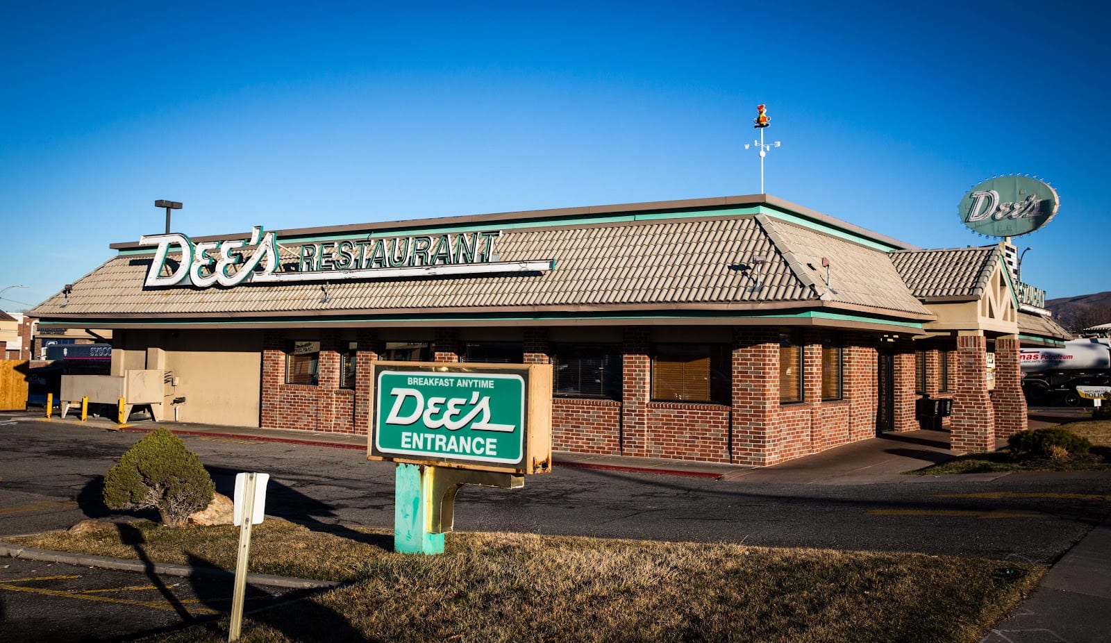 Dee's Family Restaurant, photo 2