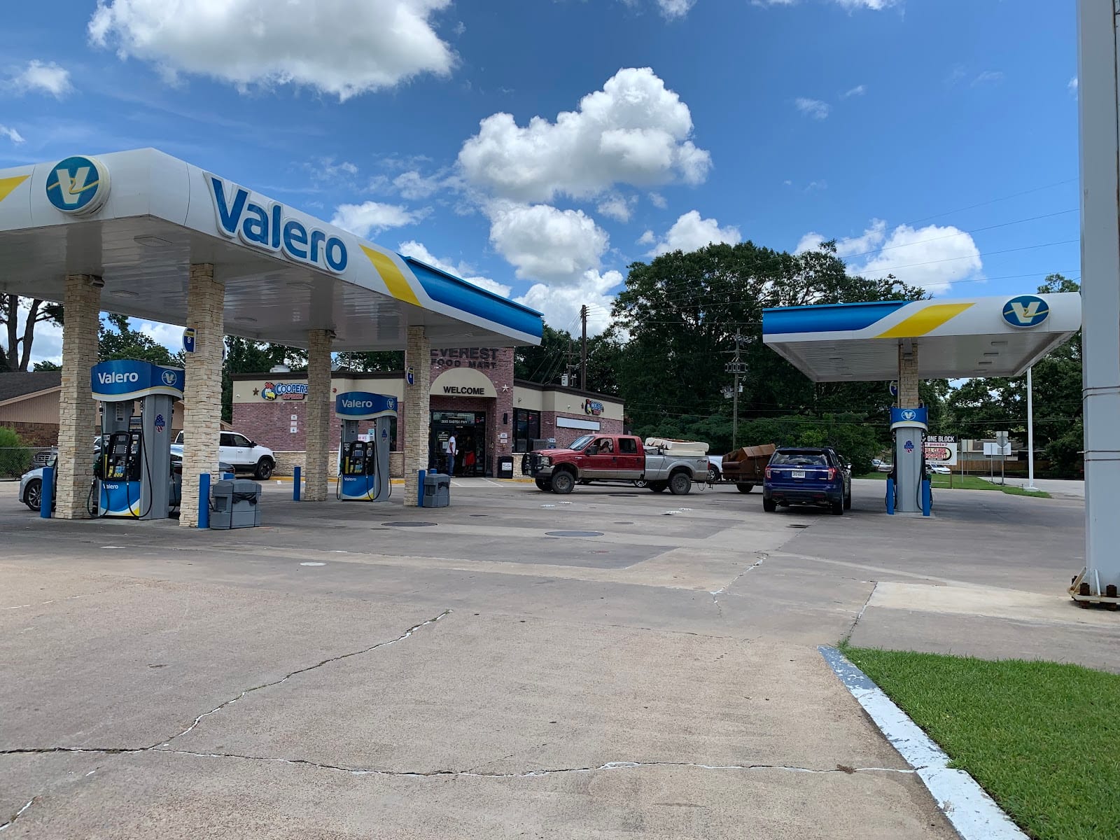 Everest Food Mart