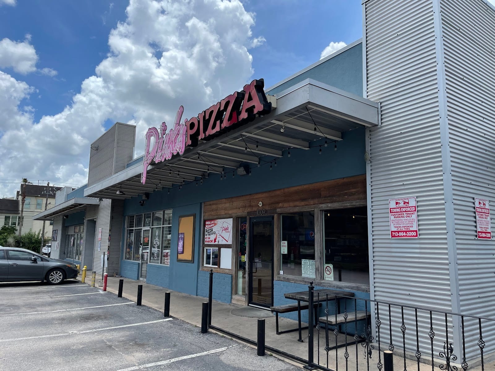 Pinks Pizza, photo 2