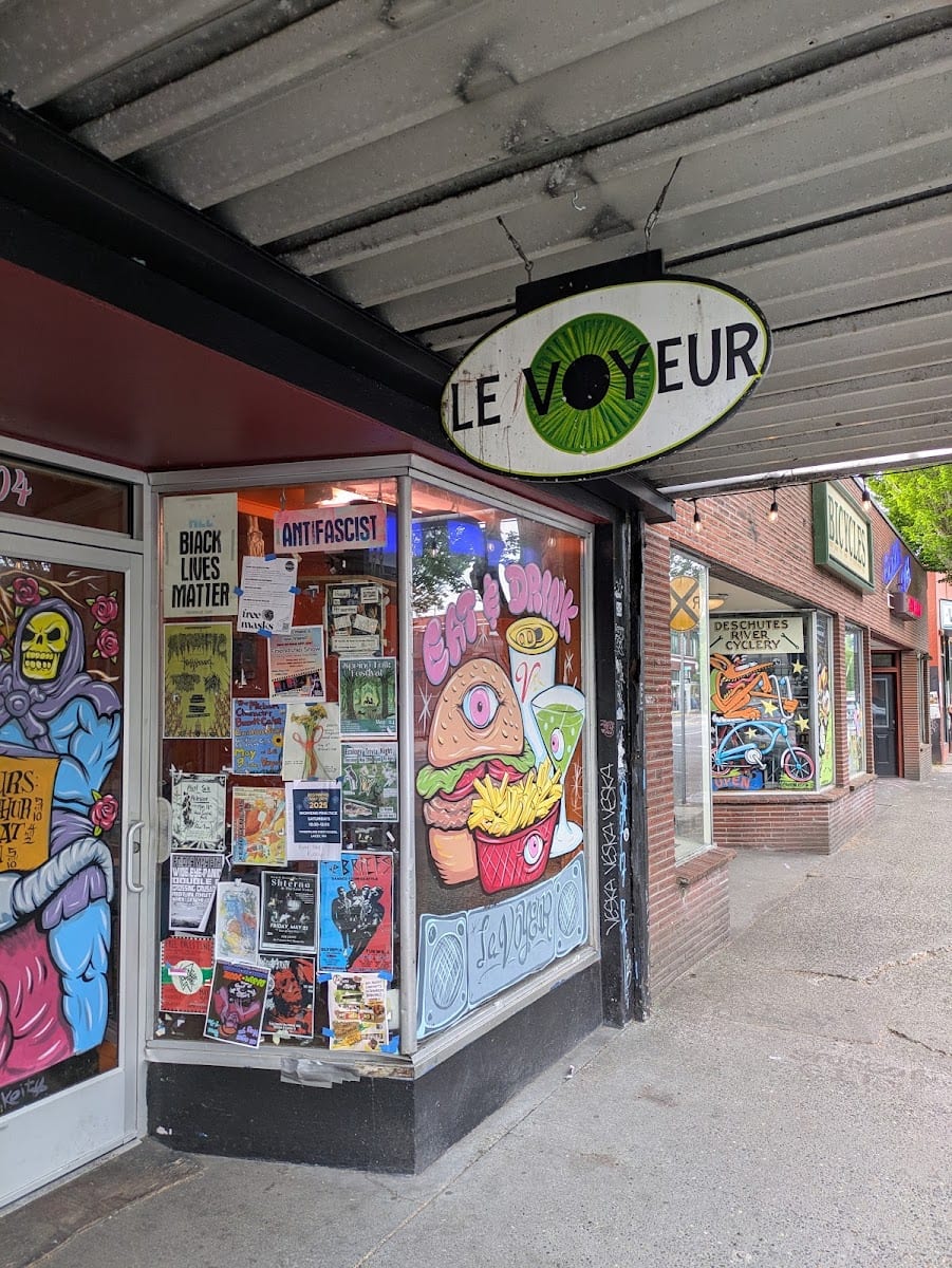 Le Voyeur