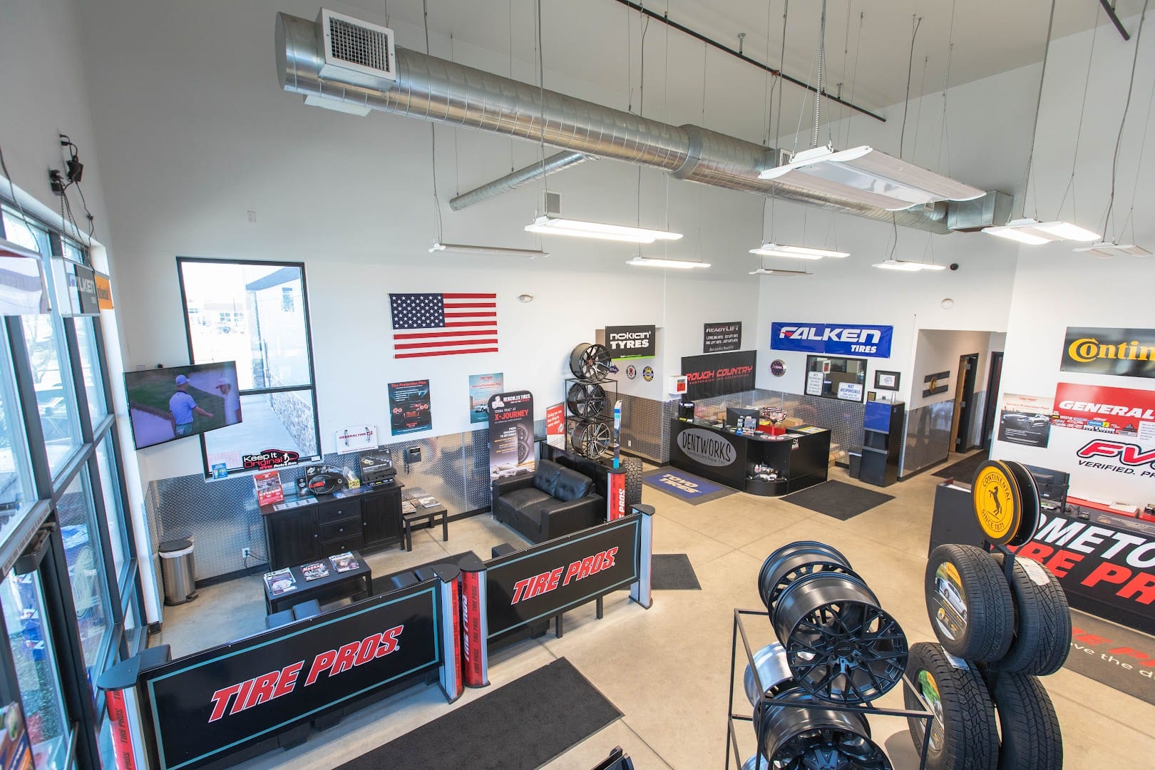 Hometown Tire Pros & Services Center, photo 3