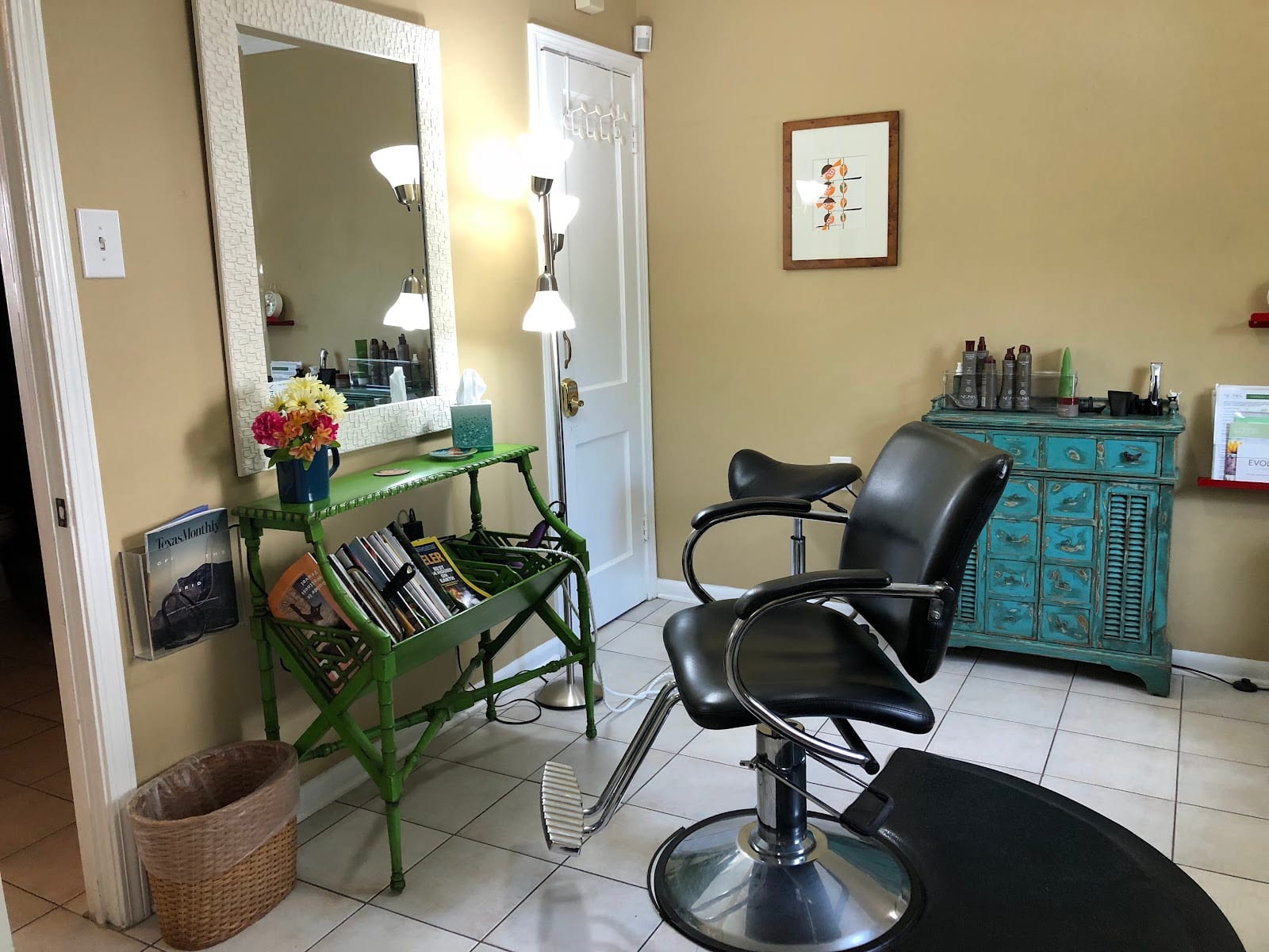 Dot Dot Salon, photo 2