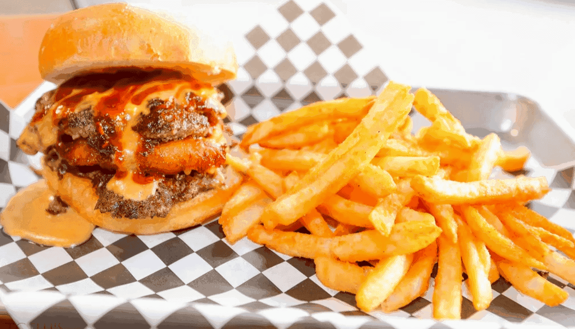 Wrecked Burgers & Brews, photo 3