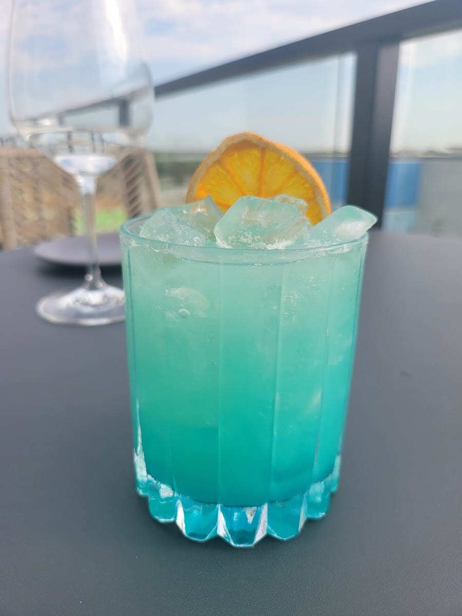 Eldora at The Elm - Rooftop Bar & Lounge, photo 4