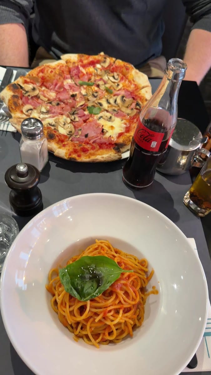 Pizza Vesuvio, photo 3