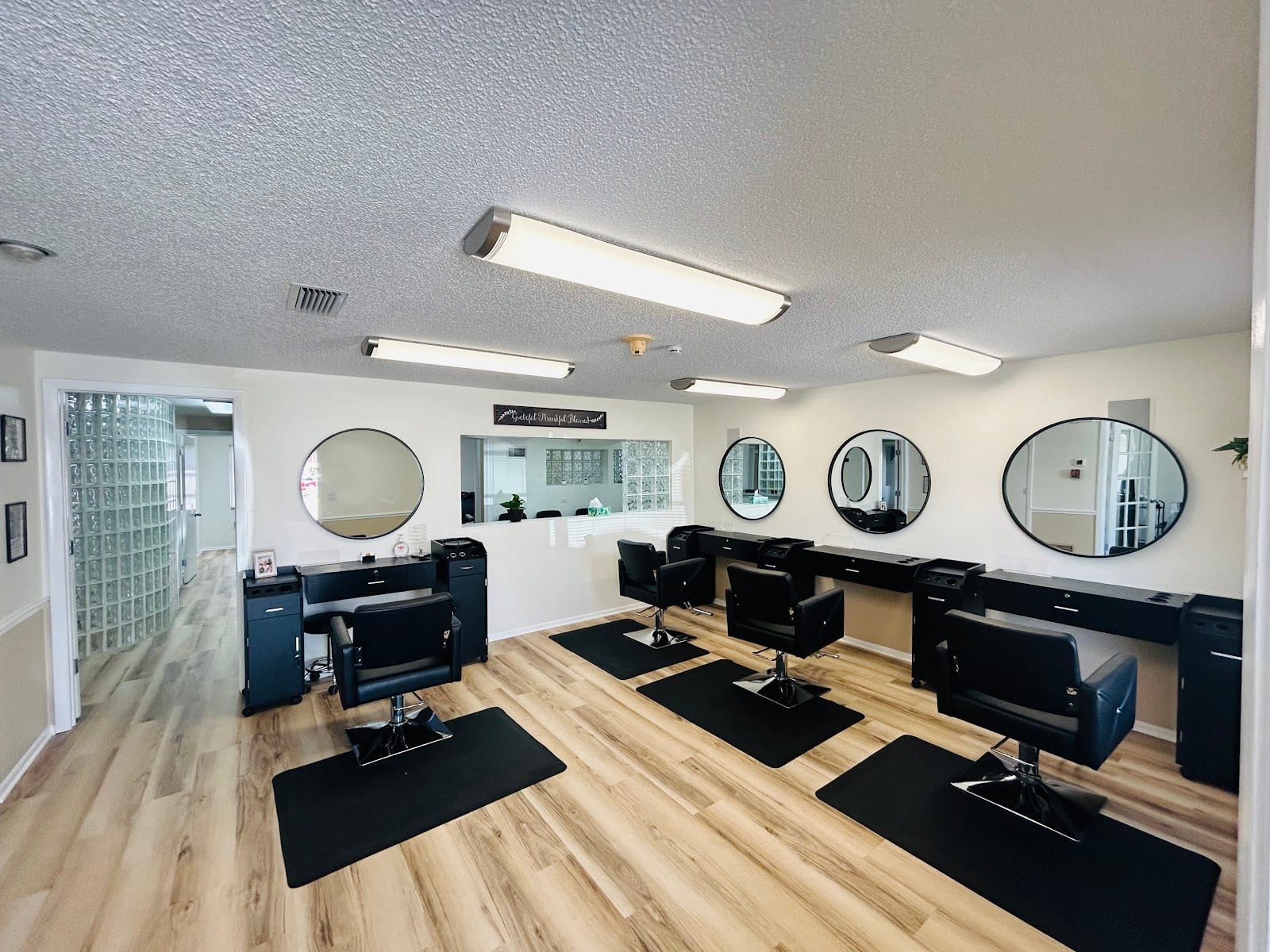 The Cottage Salon and Spa, photo 2