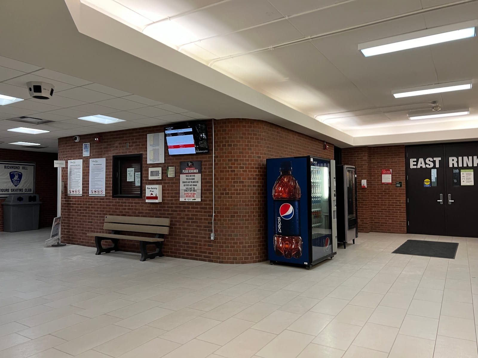 Elgin Barrow Arena, photo 4