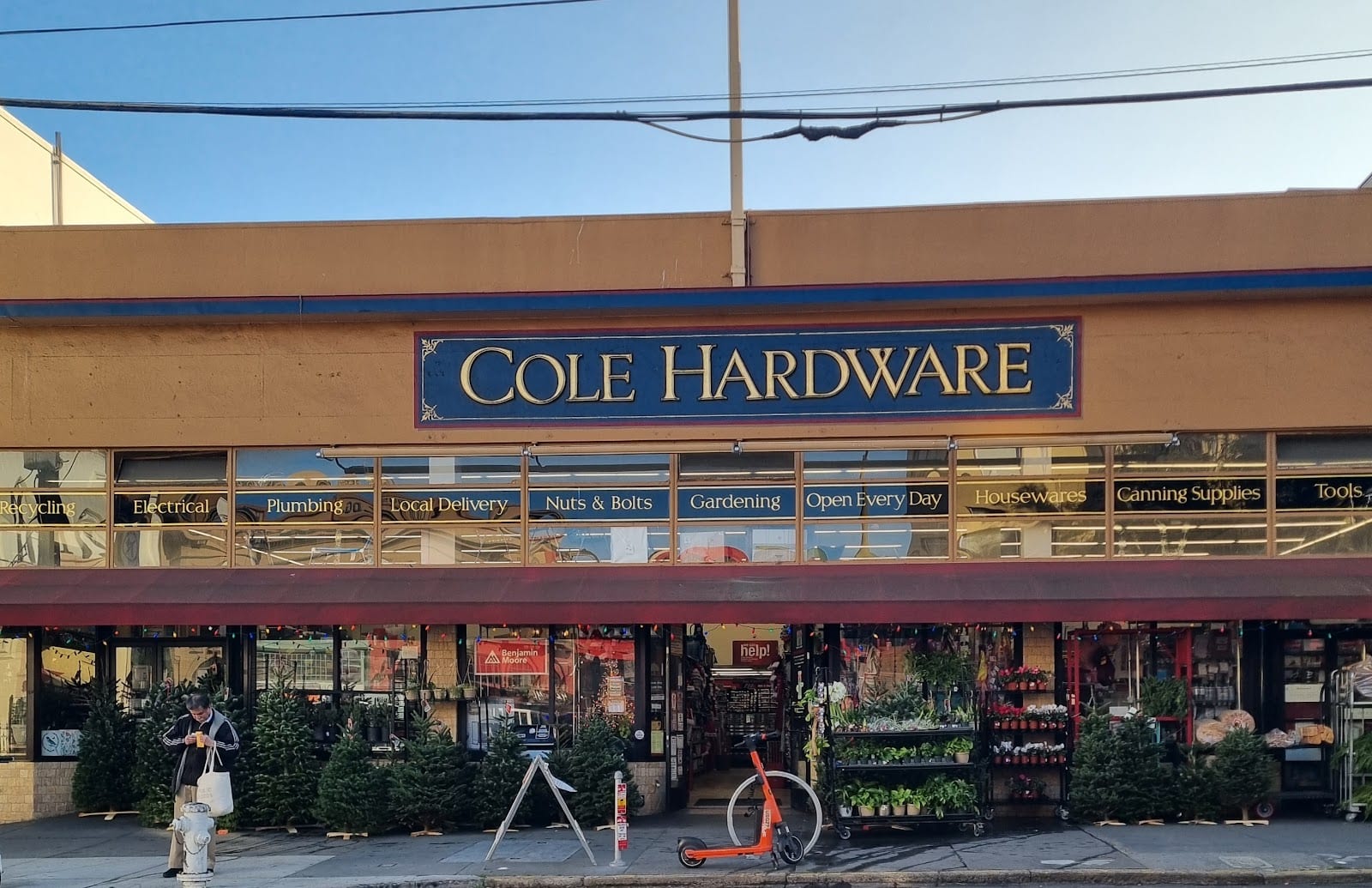 Cole Hardware, photo 2