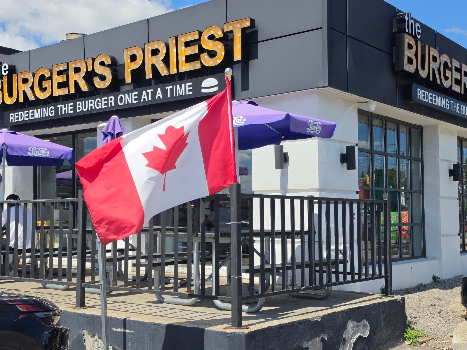 The Burger's Priest, photo 2