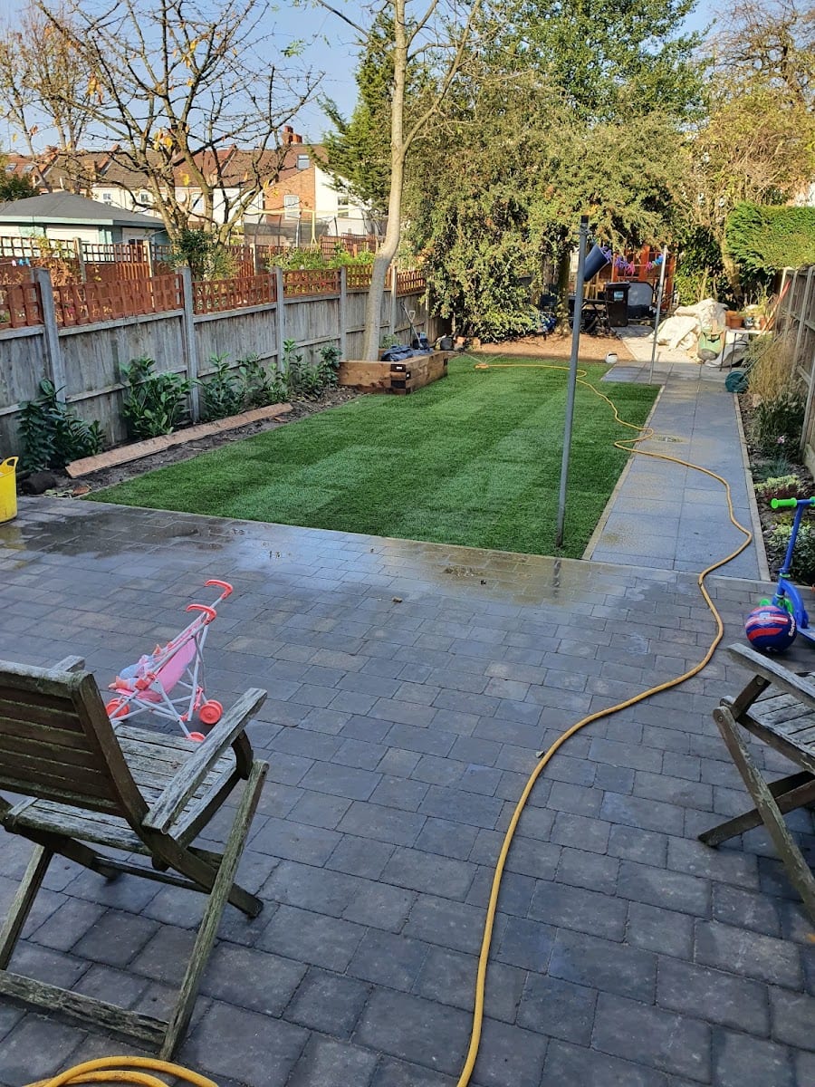 George Davies Turf & Stone, photo 2