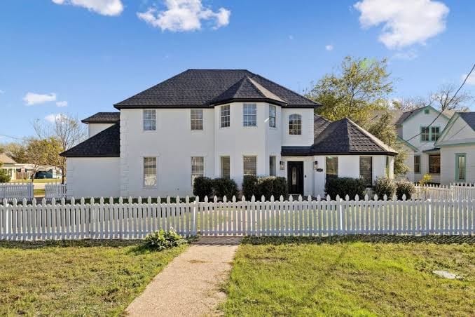 20-min Uber to ATX\n10-min to Kalahari and Sports Parks\n10-min walk to Downtown, photo 3