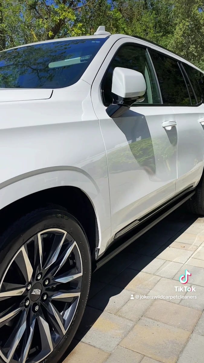 Jokers Wild Mobile Detailing, carwash, Couch Cleaning, Pressure washing, Stroller and Baby gear cleaning, junk hauling, photo 3