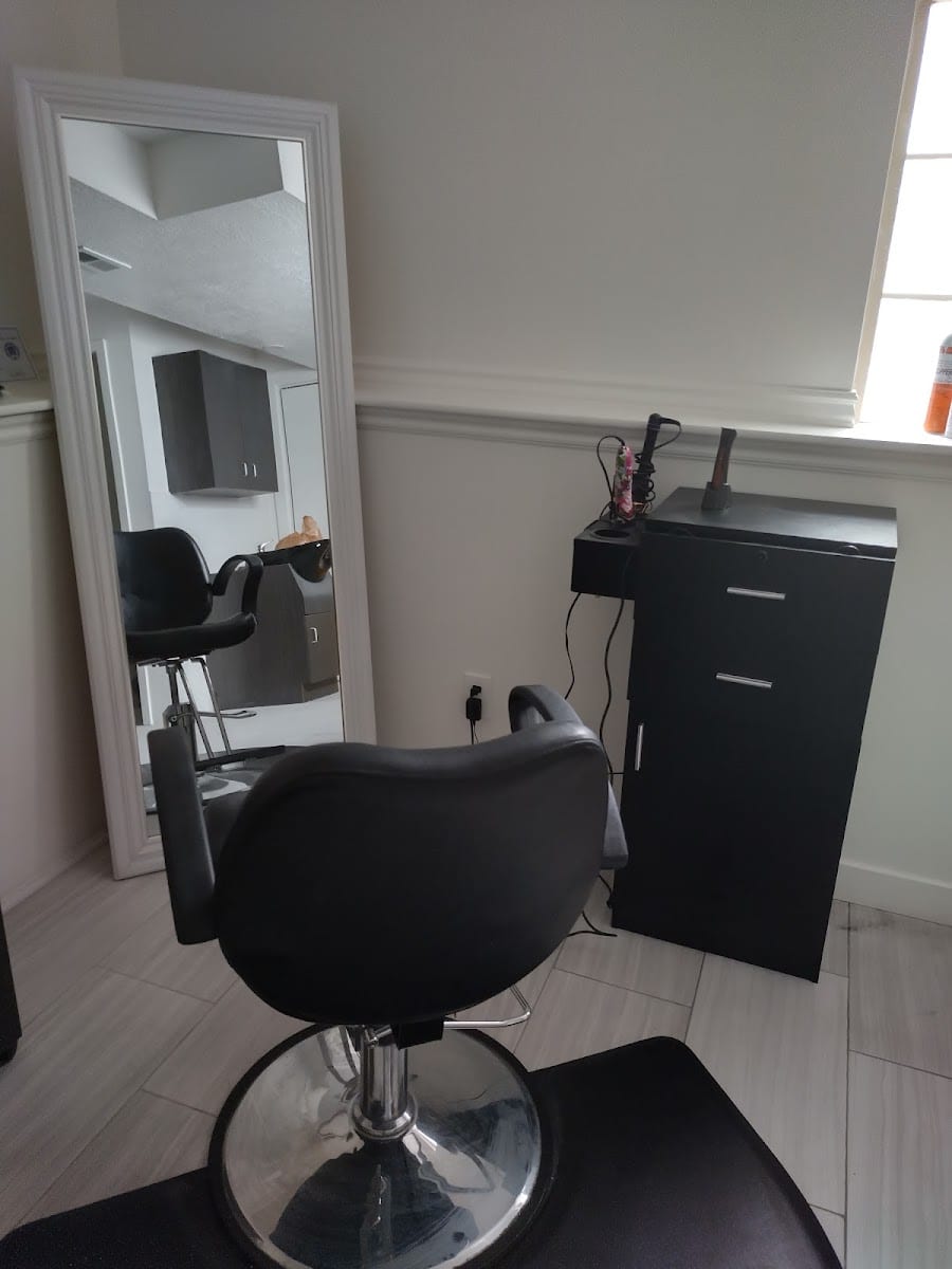 Ella's Hair Salon