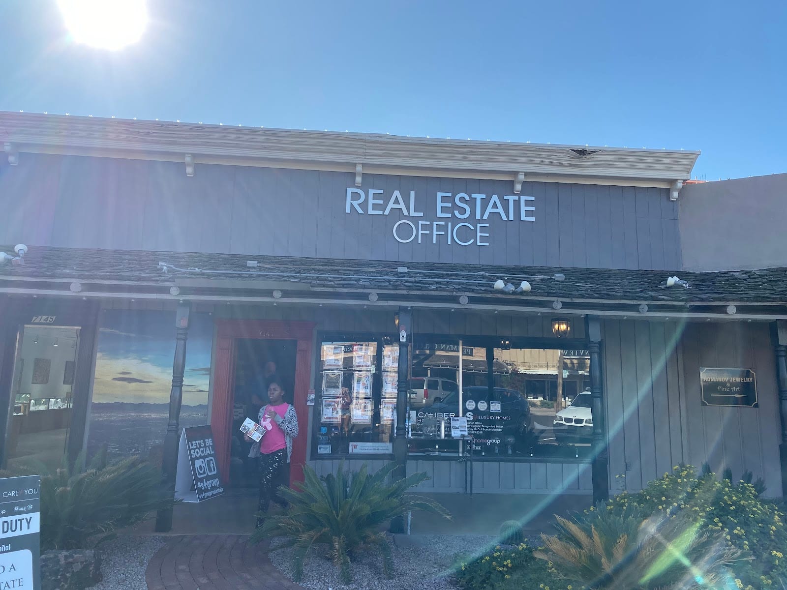 S4 Real Estate, photo 2