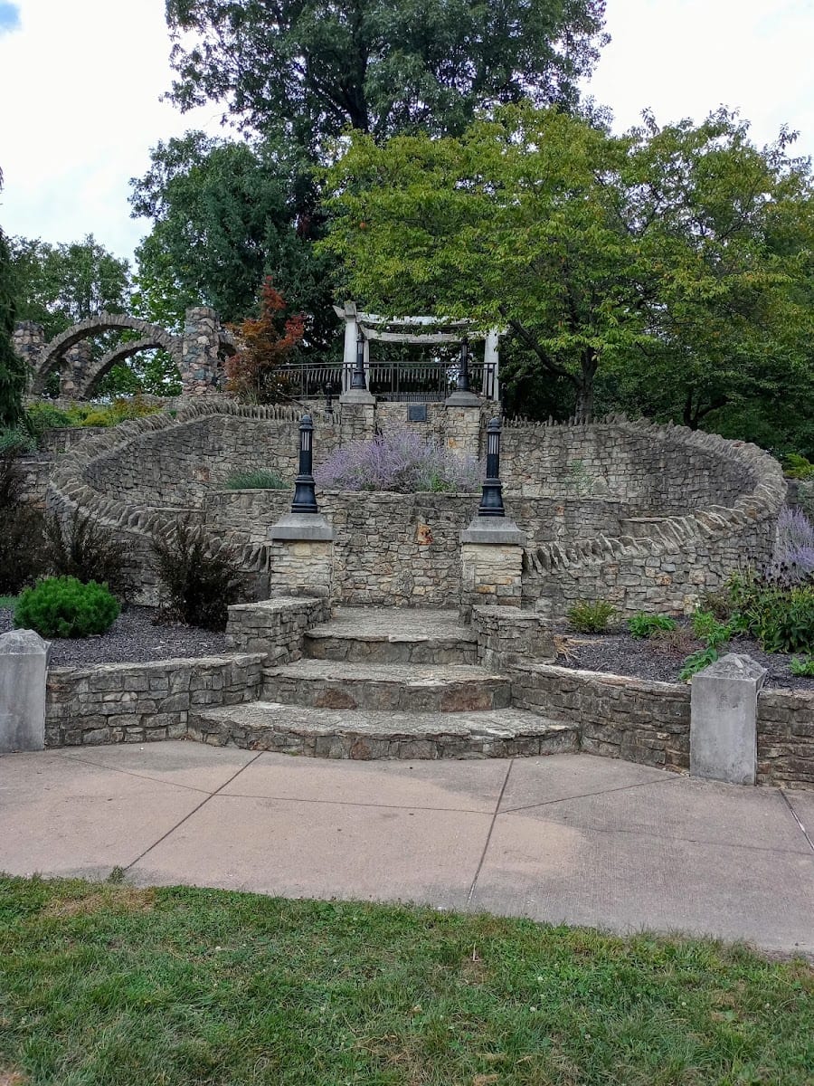 Shadyside Memorial Park Terraced Gardens, photo 3