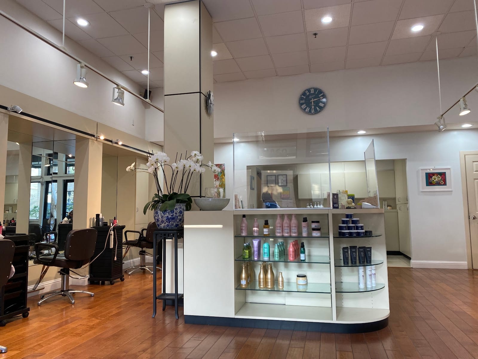 Lotte Beauty Salon