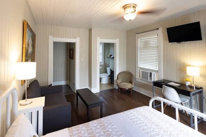 Heritage INN