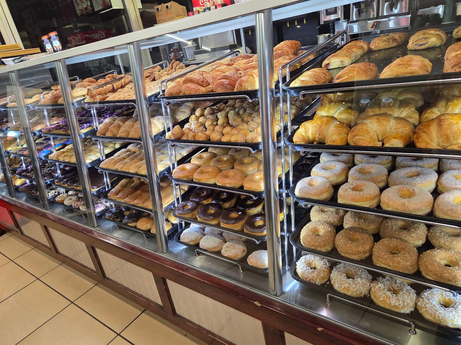 Yum Yum Donuts, photo 3