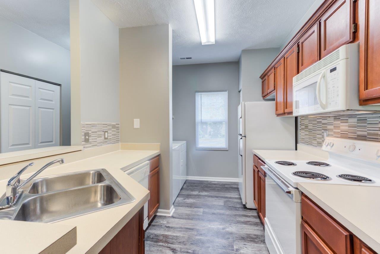 Avalon at Northbrook Apartments & Townhomes