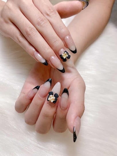 Divinity Nails