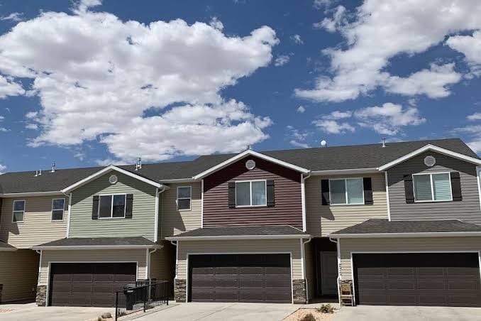 Cute Modern townhouse close many Utah national parks