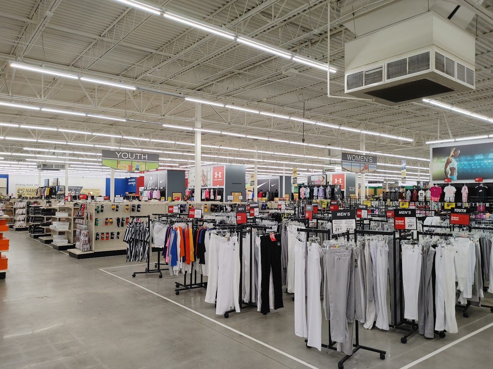 Dunham's Sports