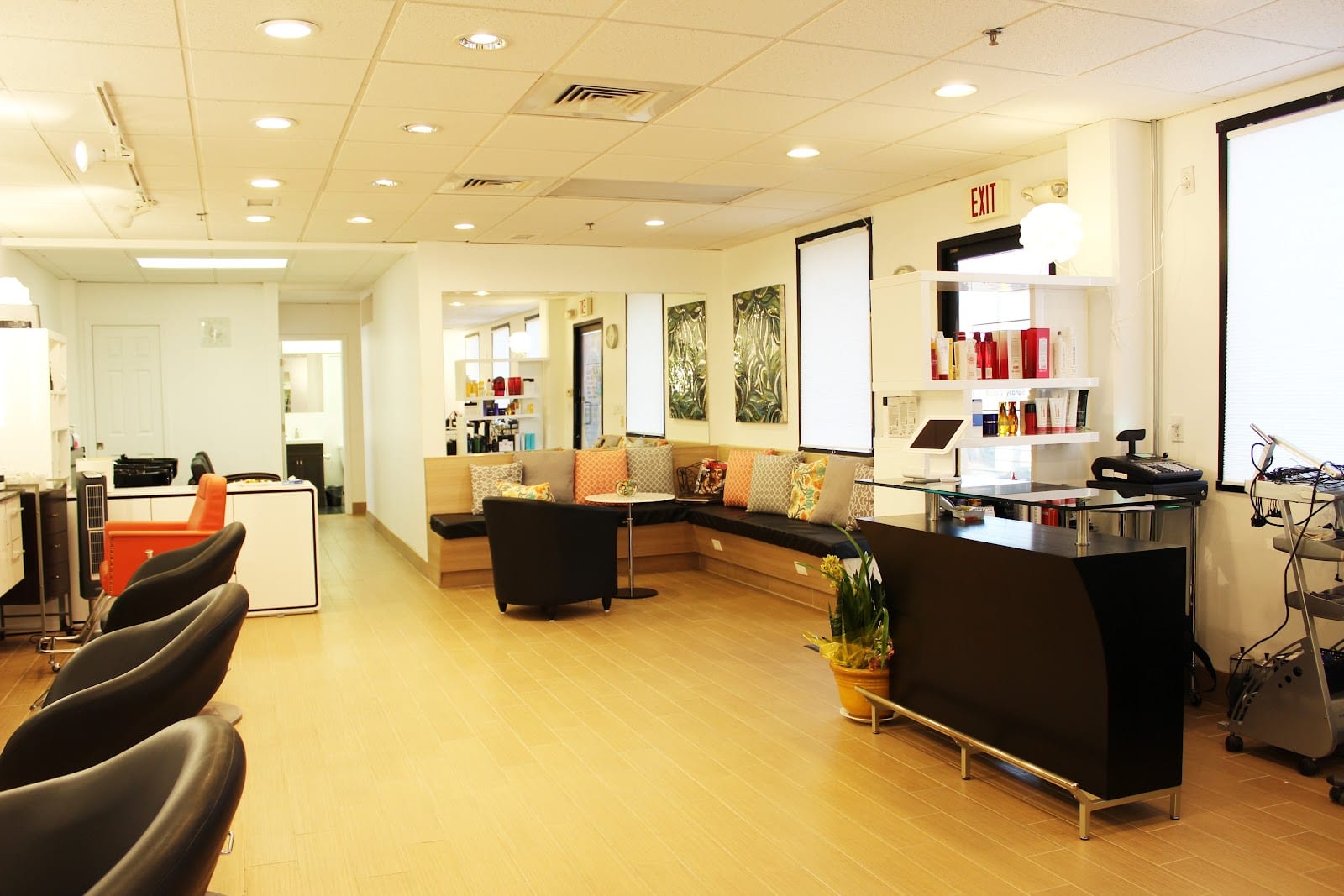 Salon Ava
