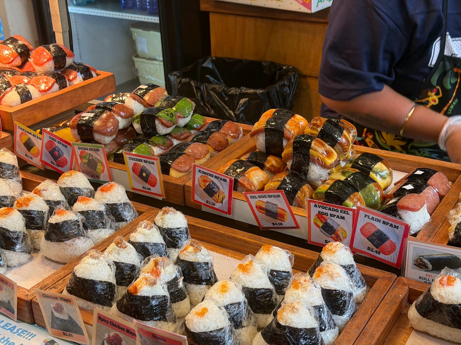 Musubi Cafe IYASUME Ala Moana / Lanai