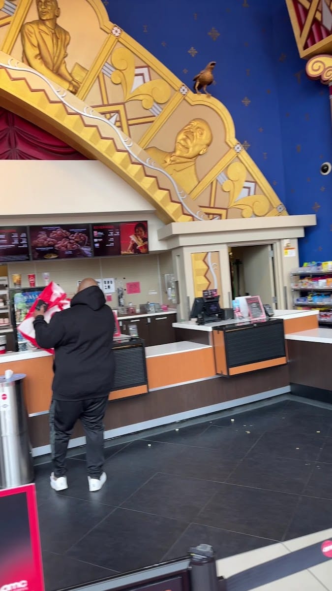 AMC Metreon 16, photo 3