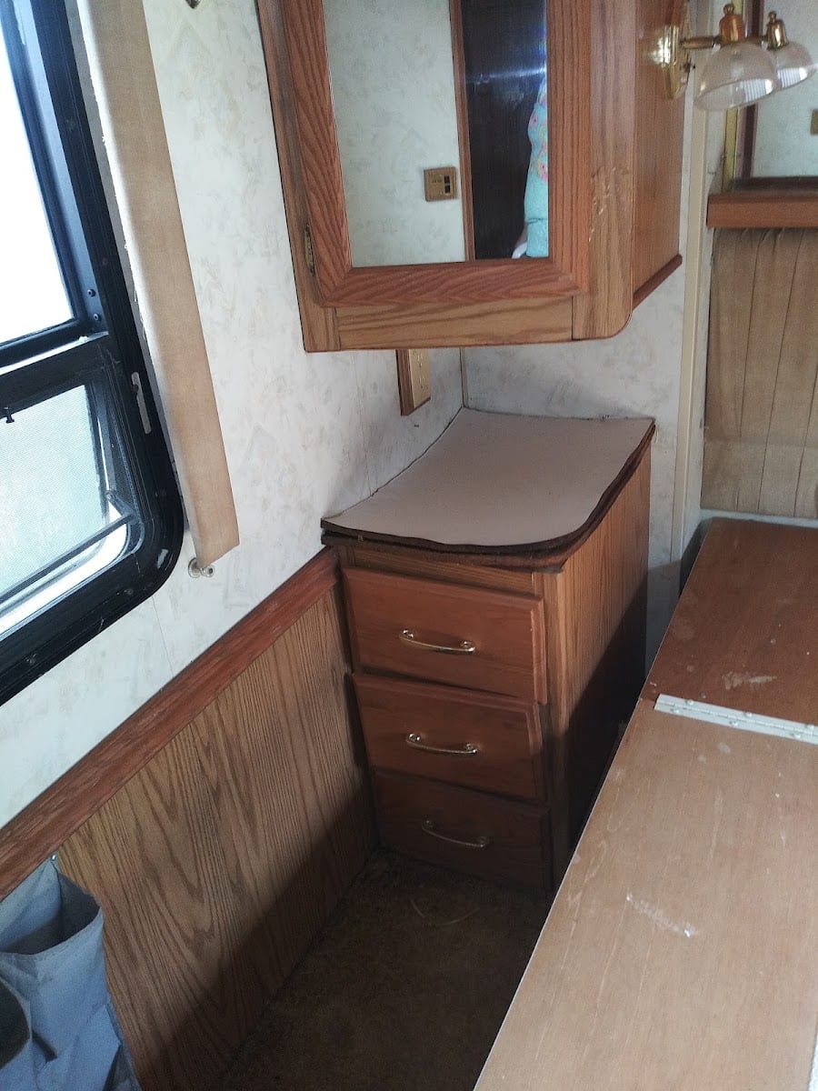 Dirty details cleanin & detailin services