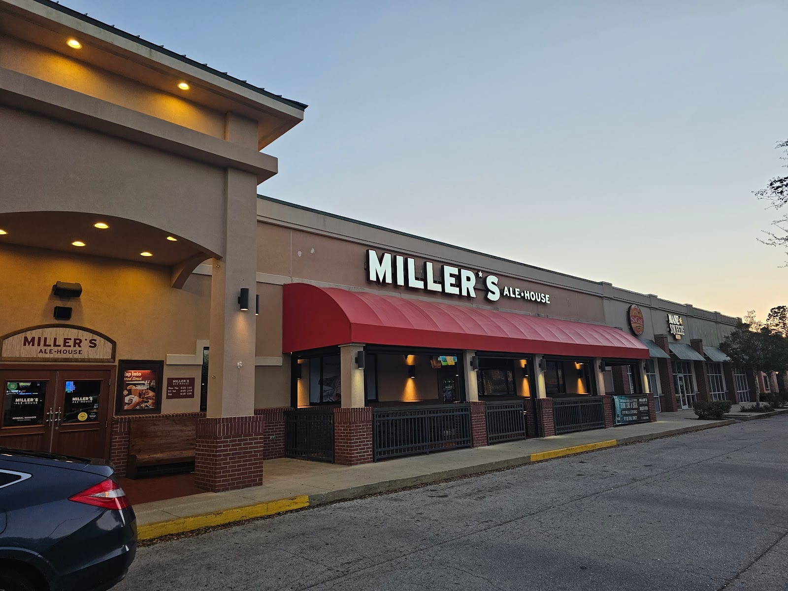 Miller's Ale House, photo 2