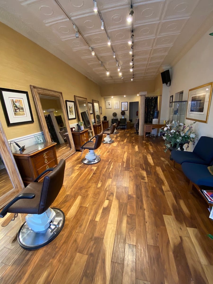 Salon Reed + Chair/Suite Rental