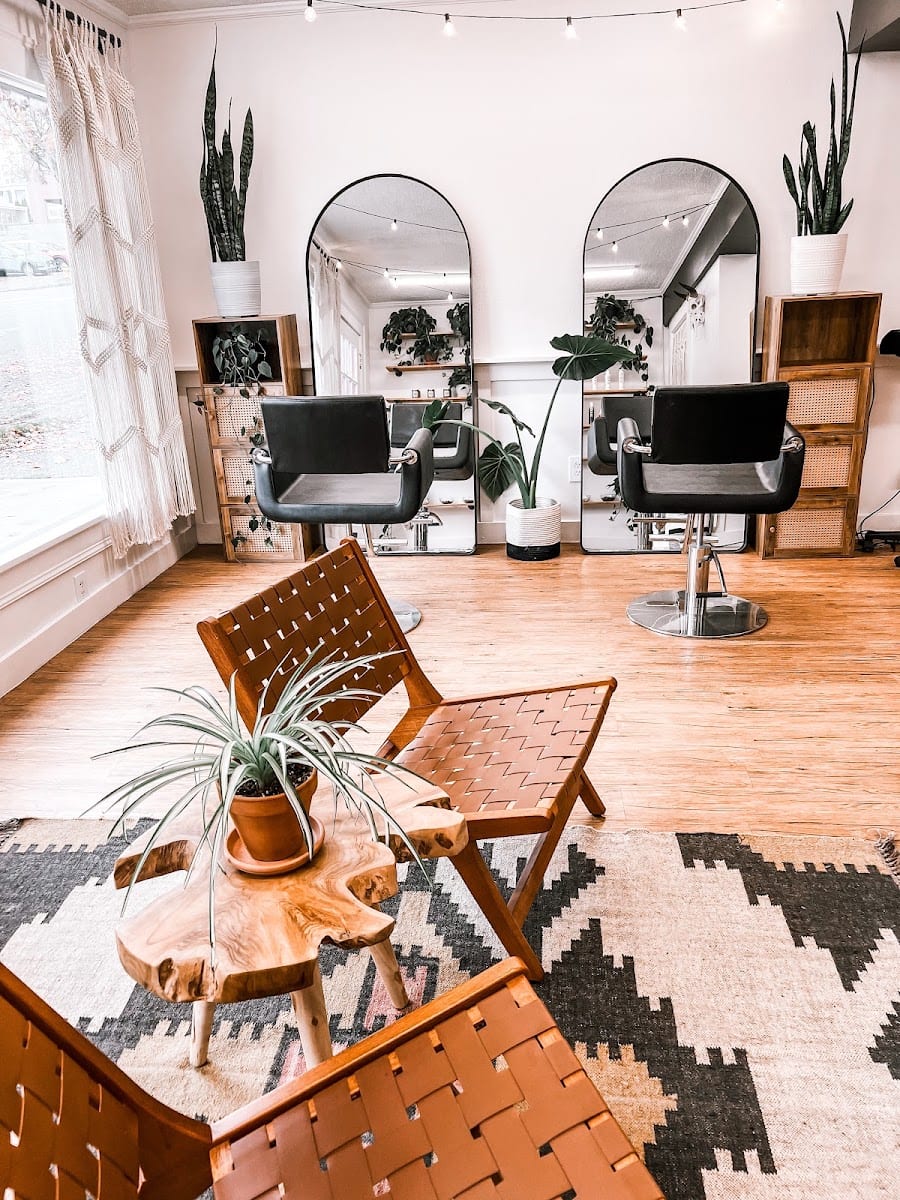 The Alchemist Salon, photo 2