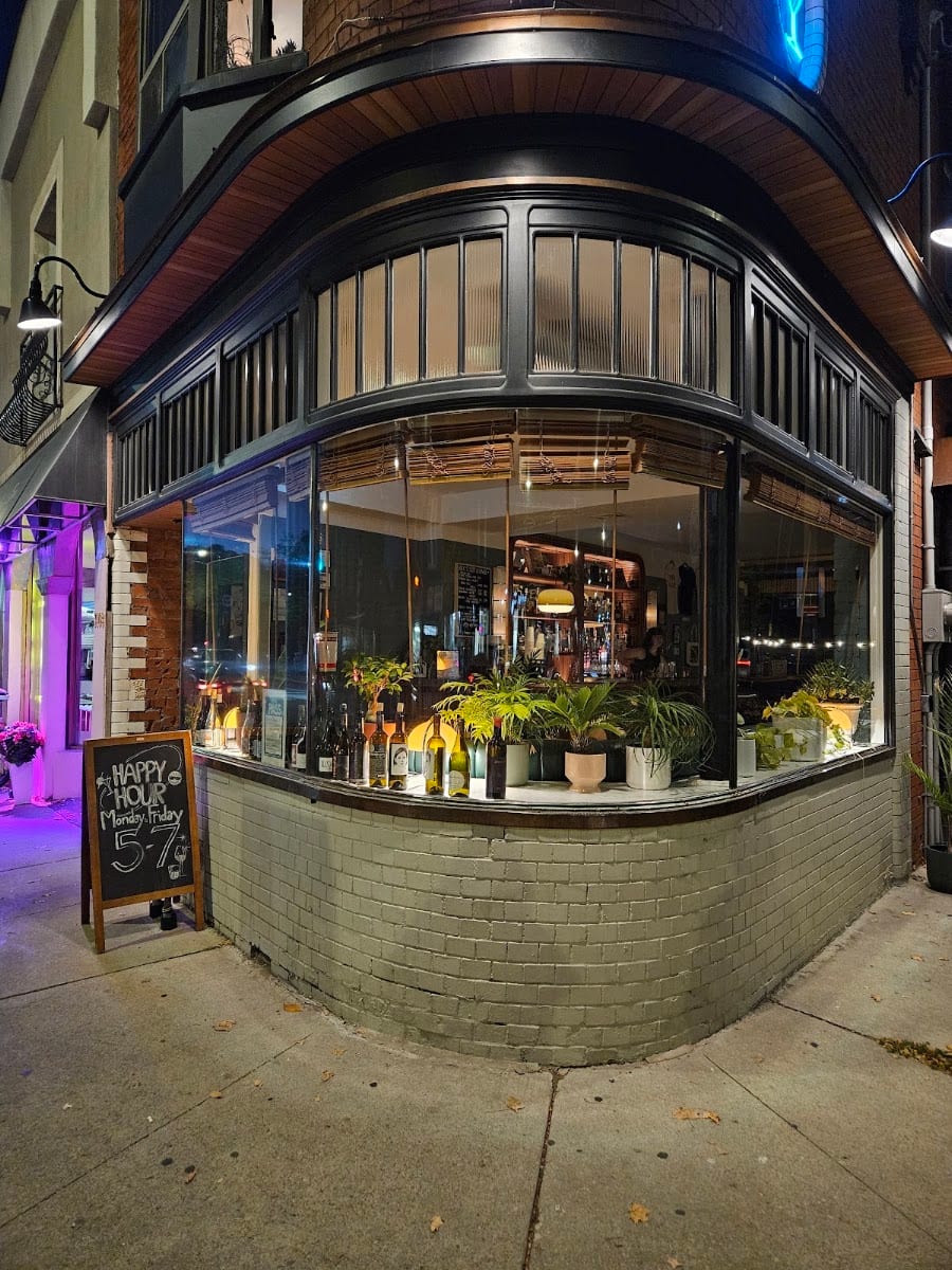 Doc’s Green Door Lounge, photo 3