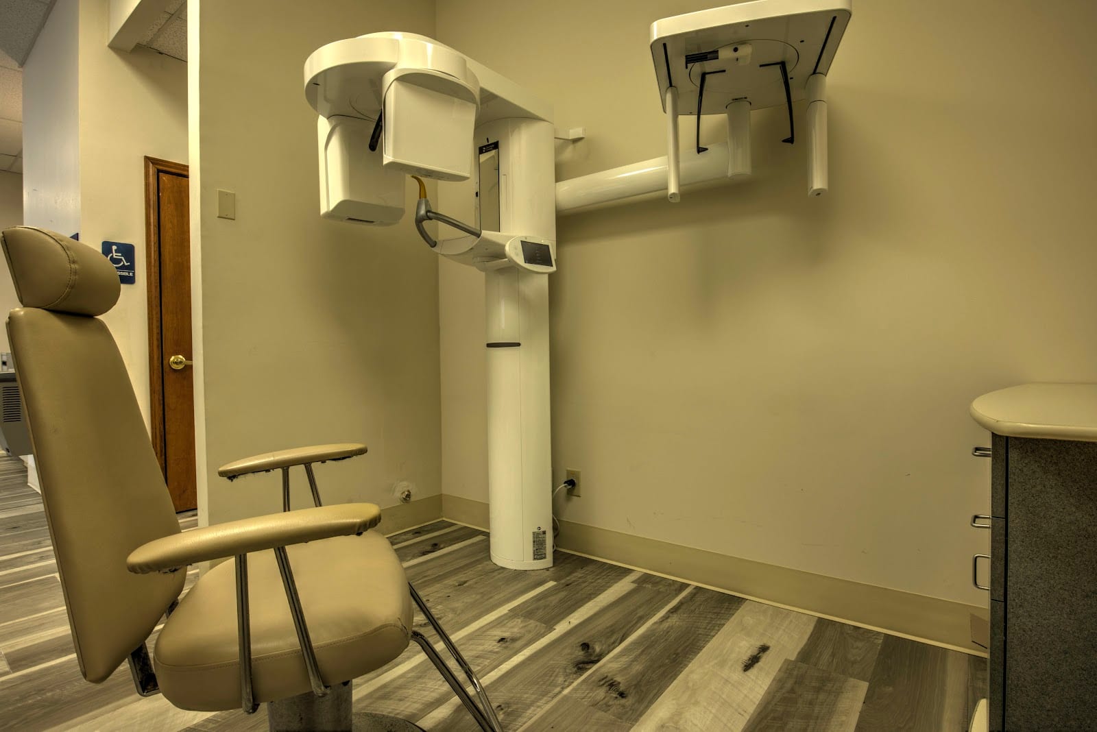 Castle Dental & Orthodontics - Round Rock, TX (Louis Henna Blvd), photo 3