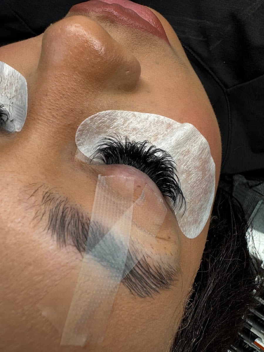 Her Lash Brand, photo 2