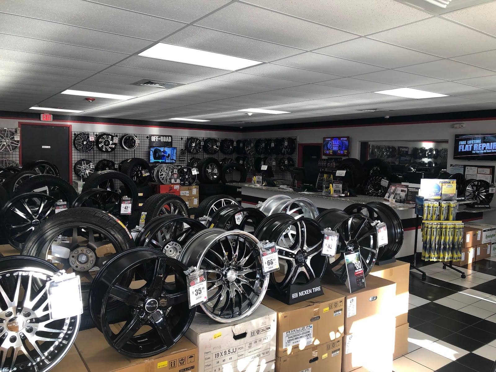 RNR Tire Express, photo 3