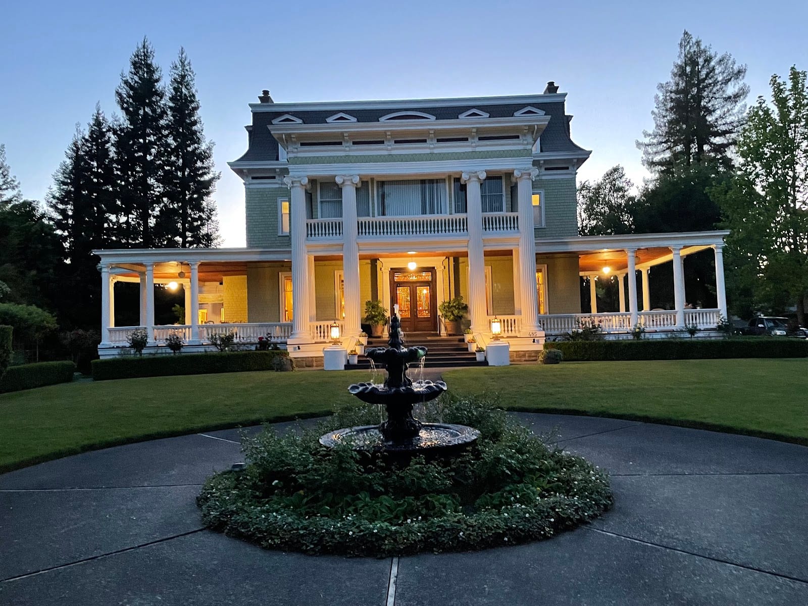 Cedar Gables Inn