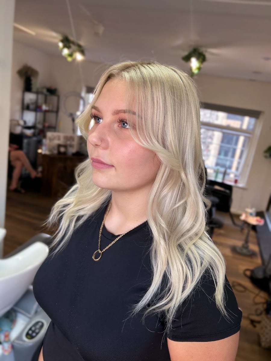 Ellie Jones Hair, photo 4