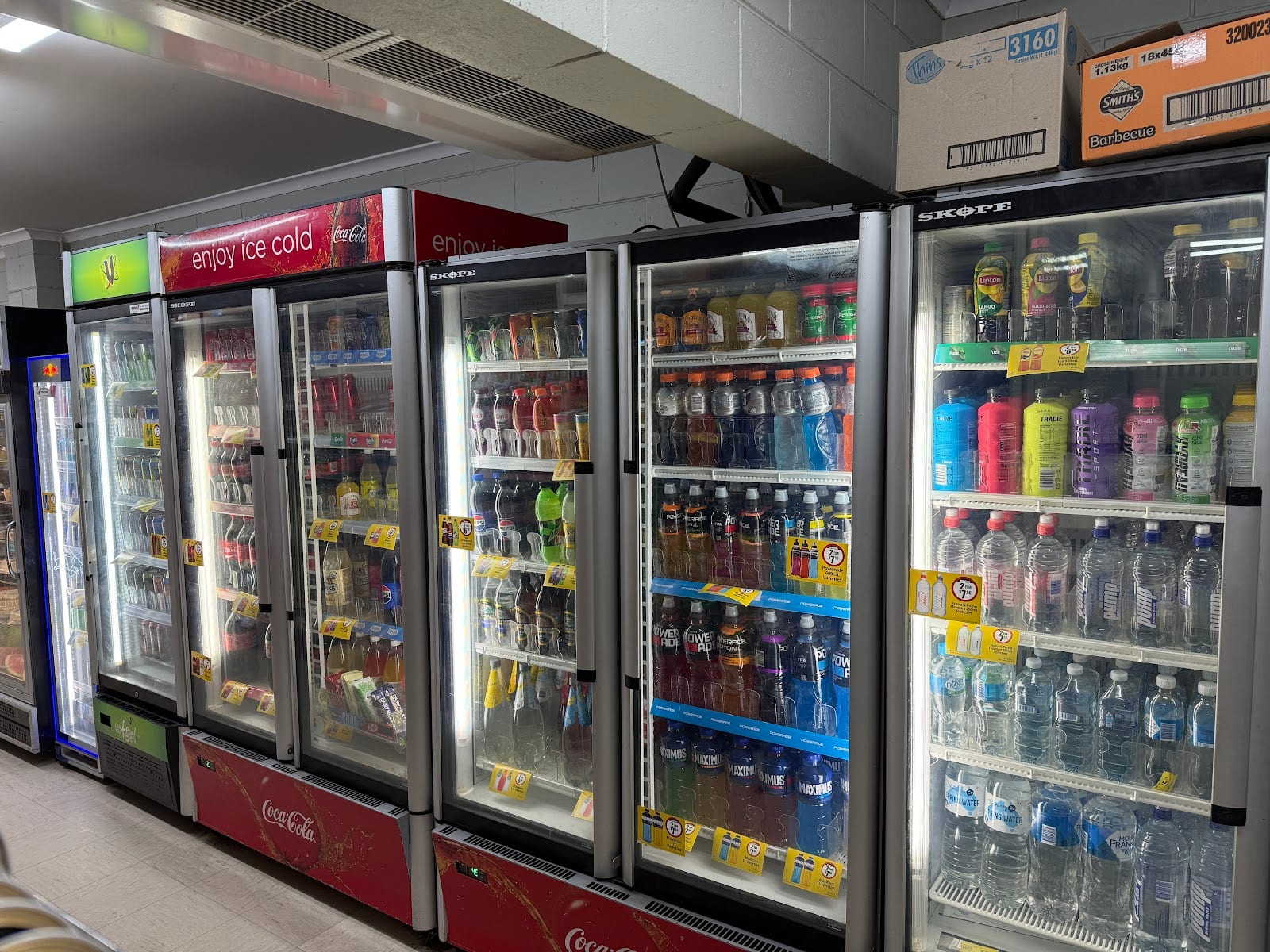 Vella's Foodstore