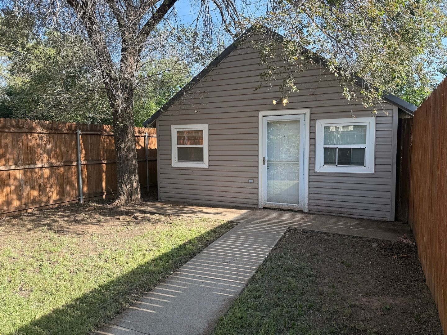 Rent 806, photo 2