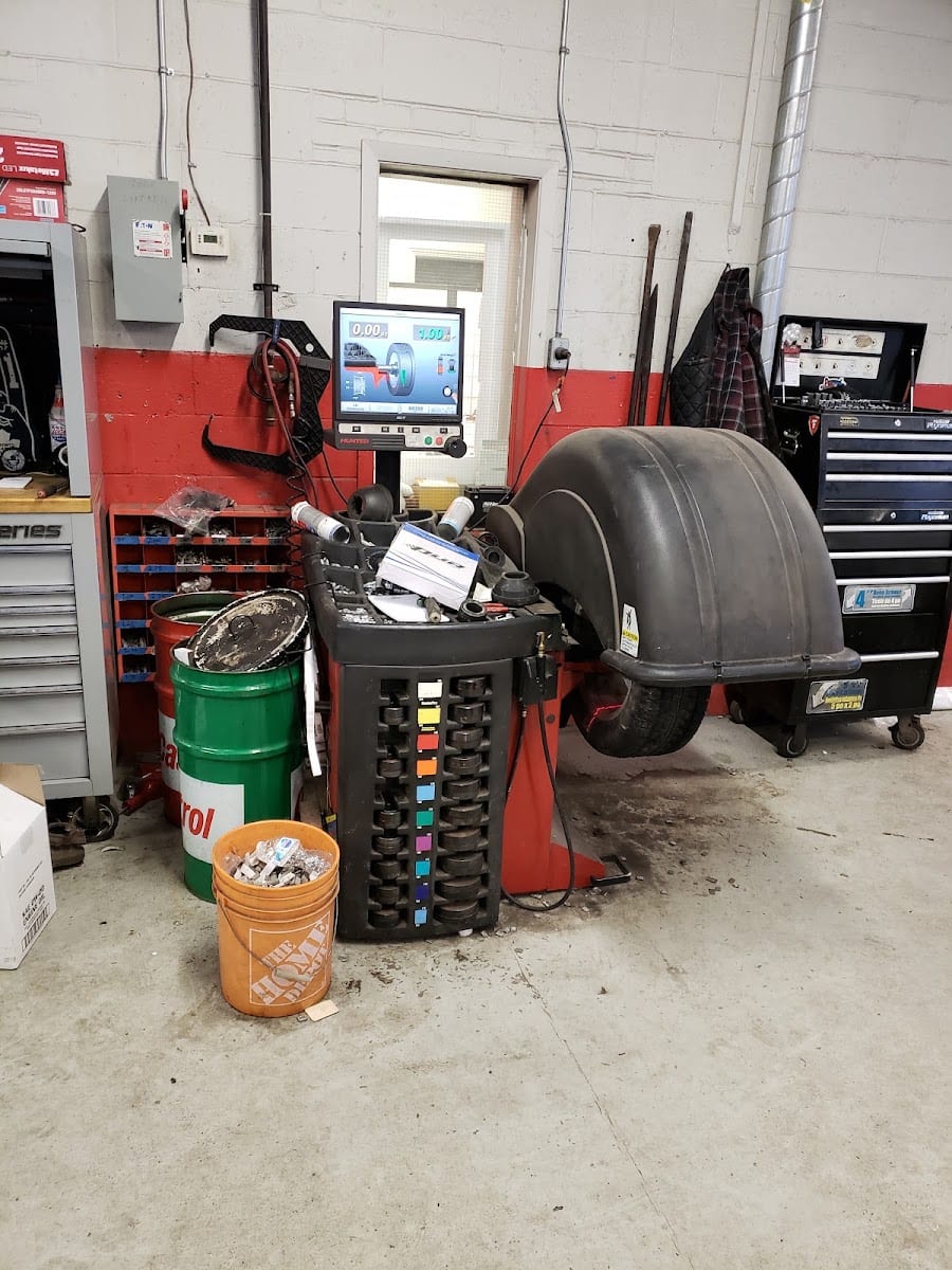 Auto Guyz Tire + Automotive, photo 4