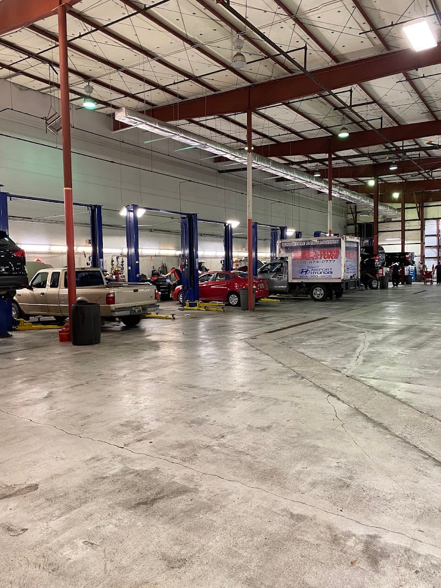 Toyota West Mobile Service Center, photo 3